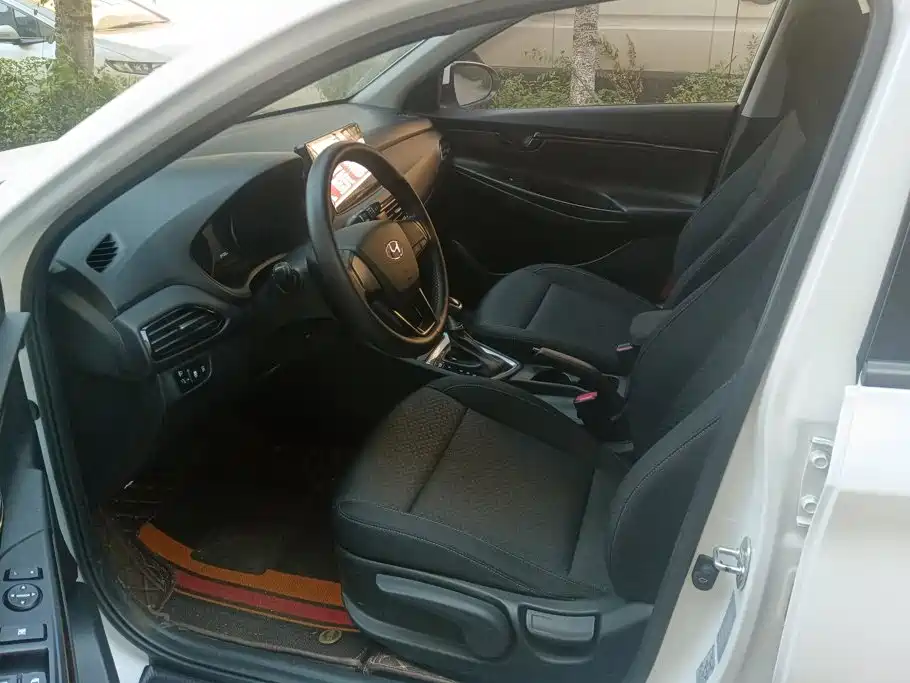 Hyundai Elantra — миниатюра 9