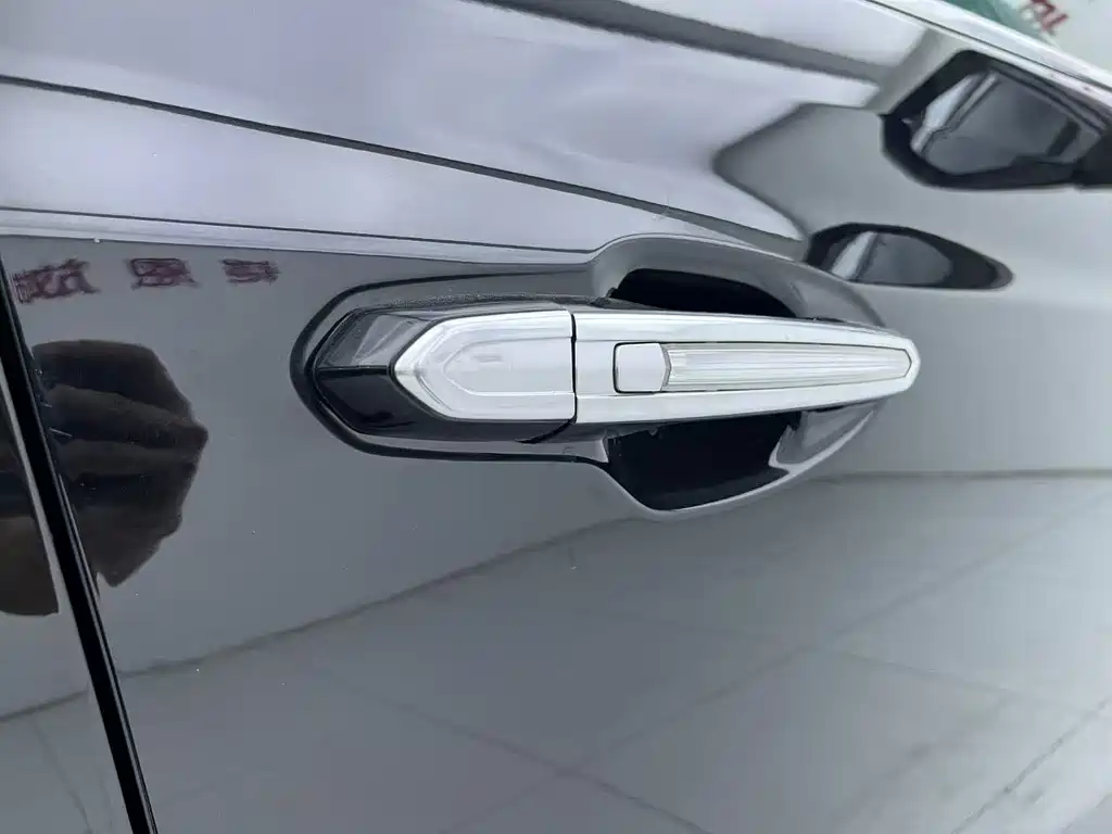 Cadillac XT5 — миниатюра 10