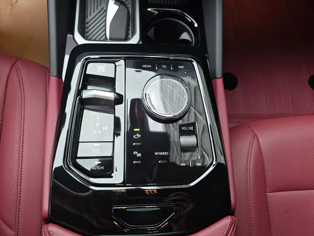 BMW 5 Series — миниатюра 15