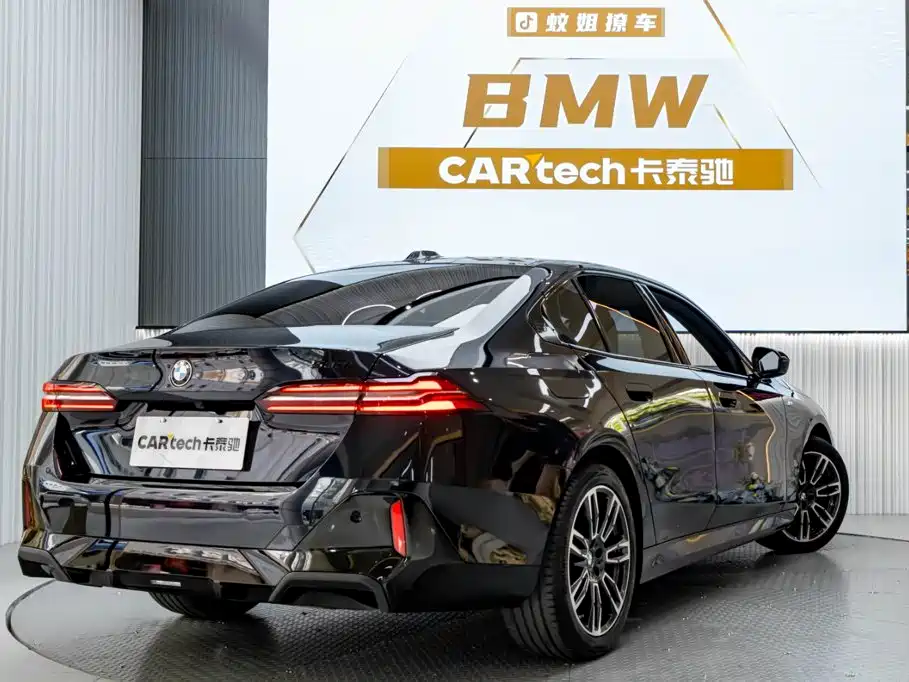 BMW 5 Series (Import) — миниатюра 7