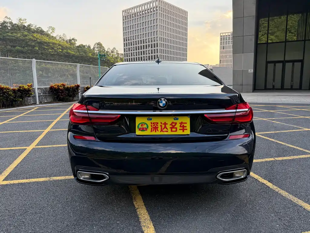 BMW 7 Series — миниатюра 20