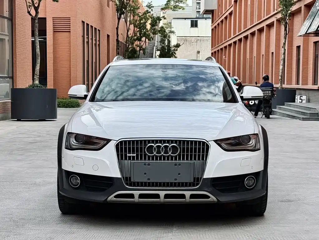 Audi A4 (Import) — миниатюра 2