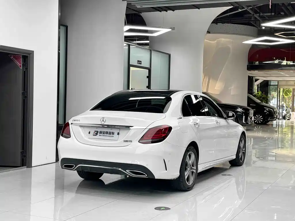Mercedes-Benz C-Class — миниатюра 13