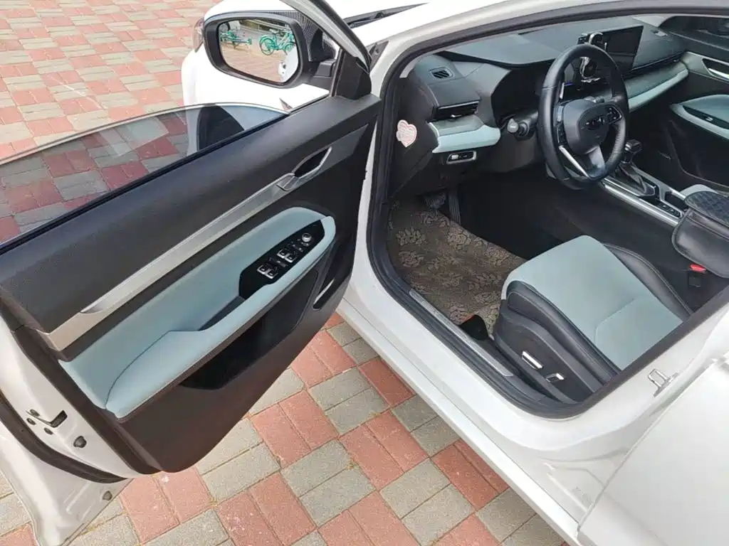 Geely Emgrand L — миниатюра 16