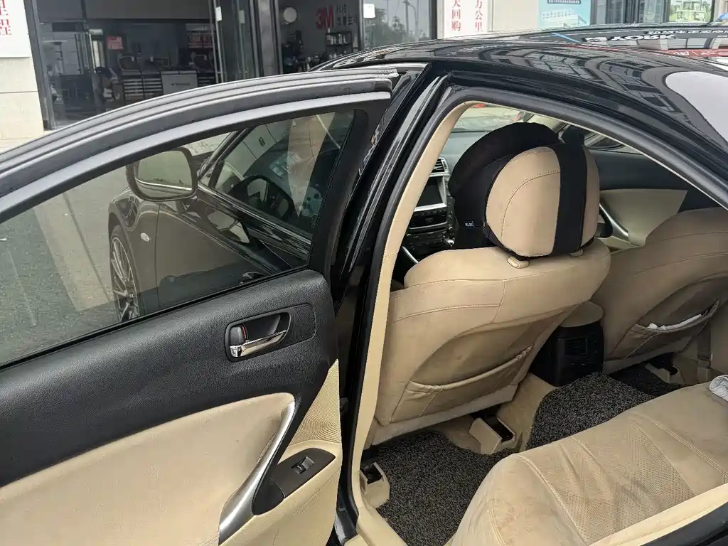 Lexus IS — миниатюра 6