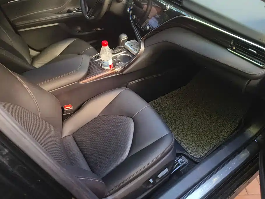 Toyota Camry — миниатюра 8