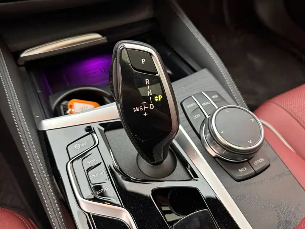 BMW 5 Series — миниатюра 15