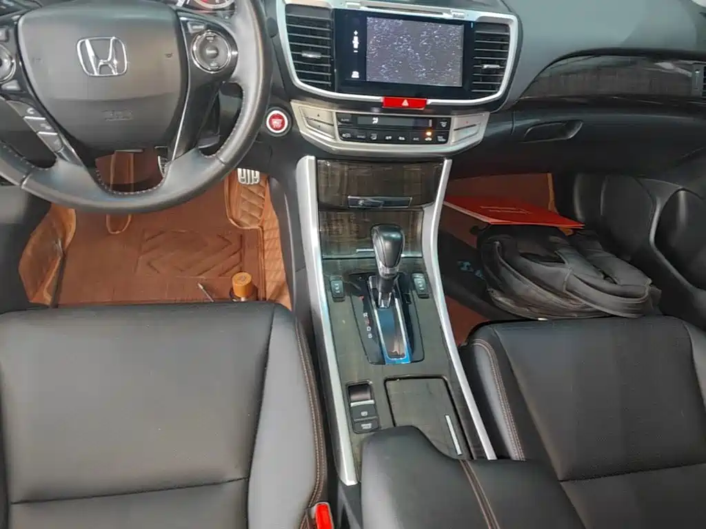 Honda Accord — миниатюра 14