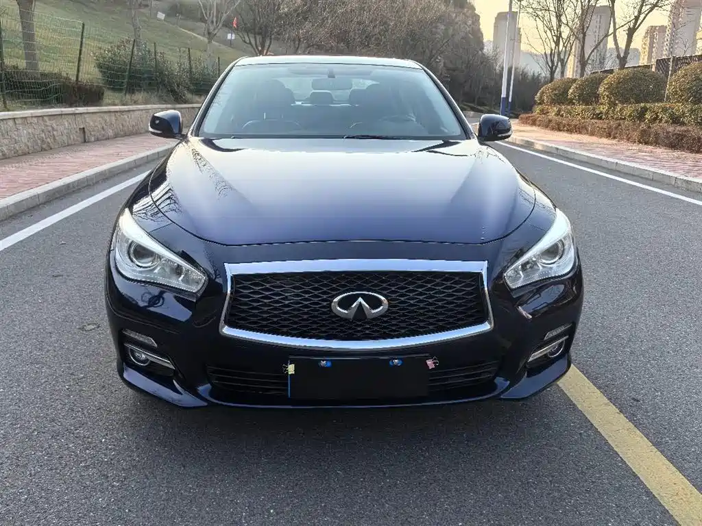 INFINITI Q50L