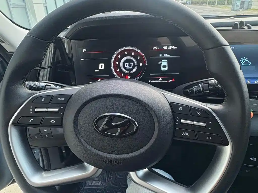 Hyundai Elantra — миниатюра 9