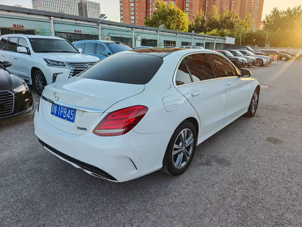 Mercedes-Benz C-Class — миниатюра 4