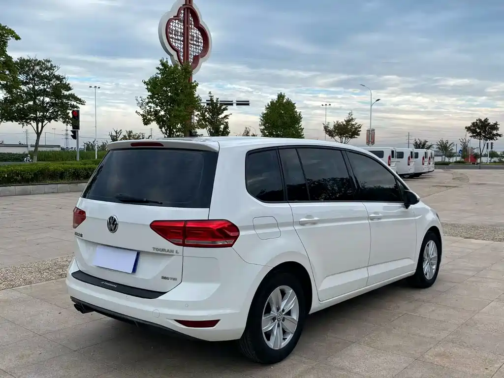 Volkswagen Touran — миниатюра 9