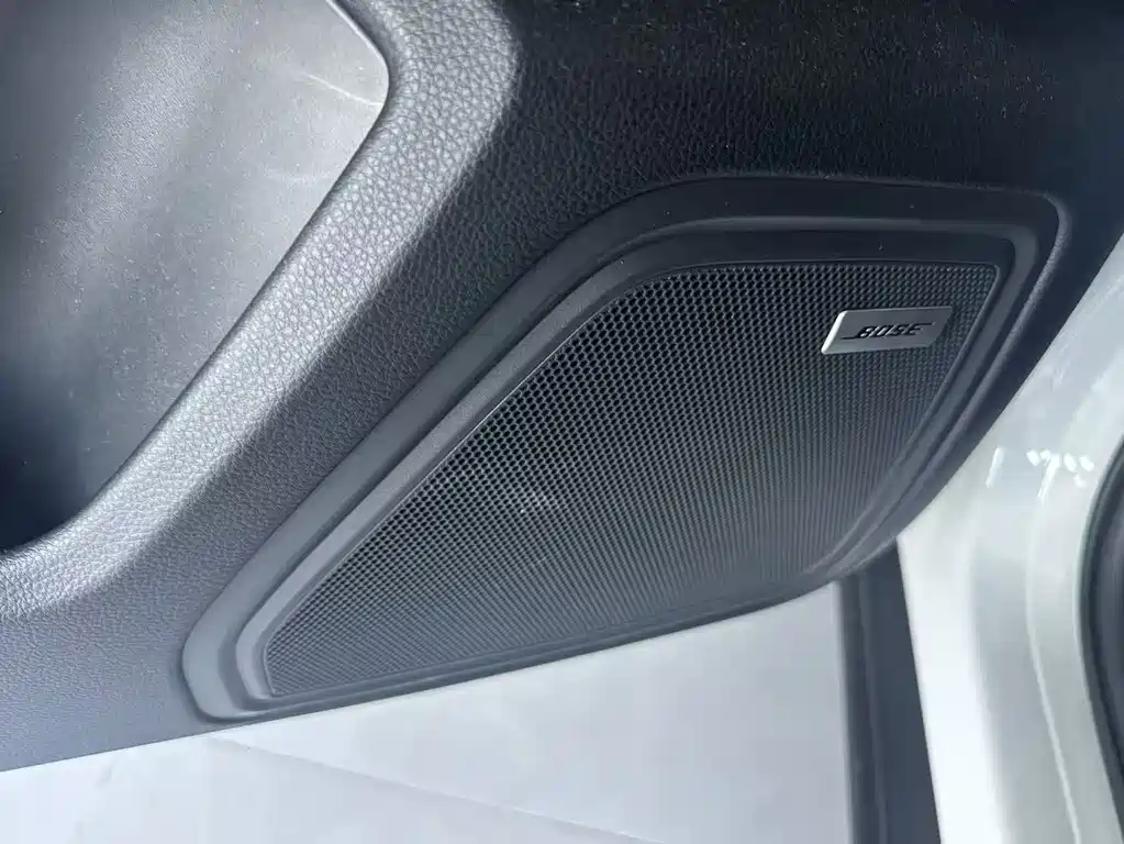 Porsche Macan — миниатюра 8