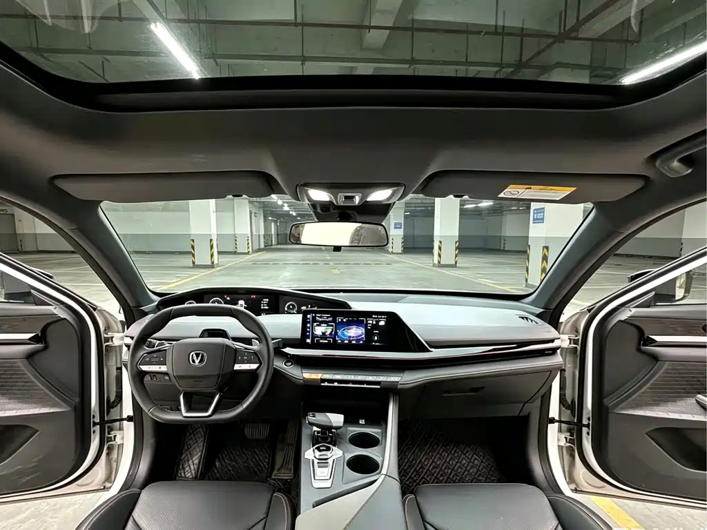 Changan UNI-V 2022 1.5T Luxury