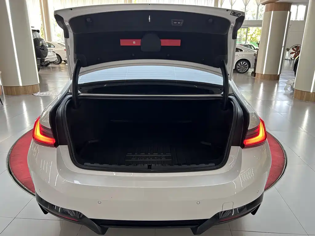 BMW i3 — миниатюра 10