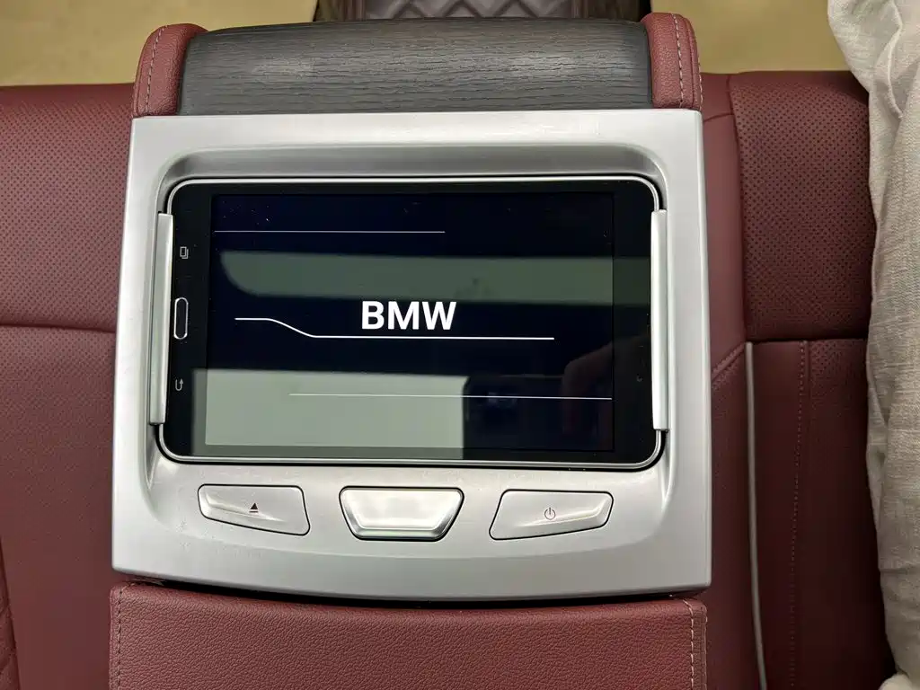 BMW 5 Series — миниатюра 15