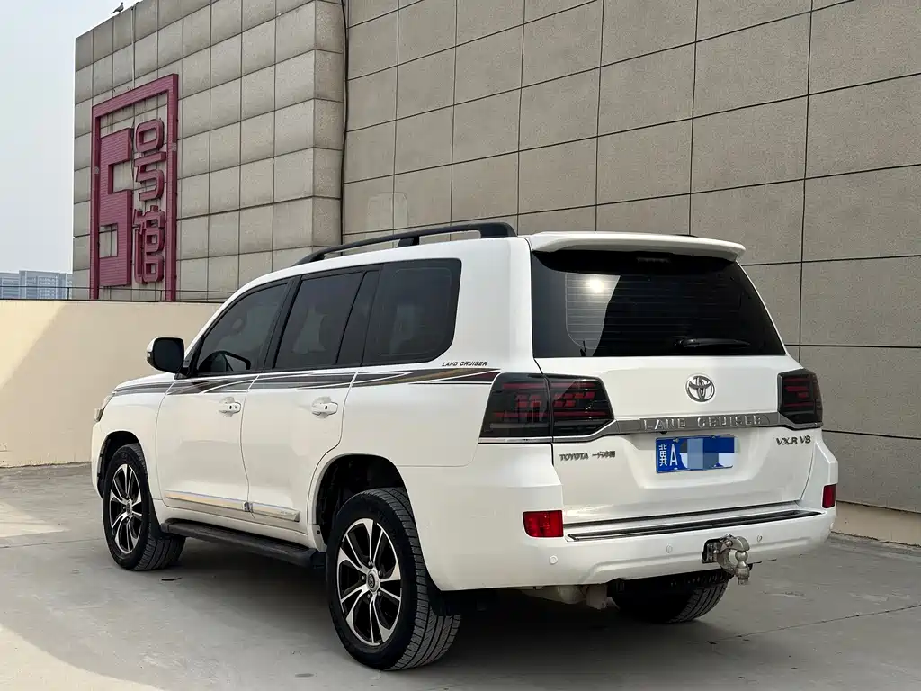 Toyota Land Cruiser — миниатюра 12