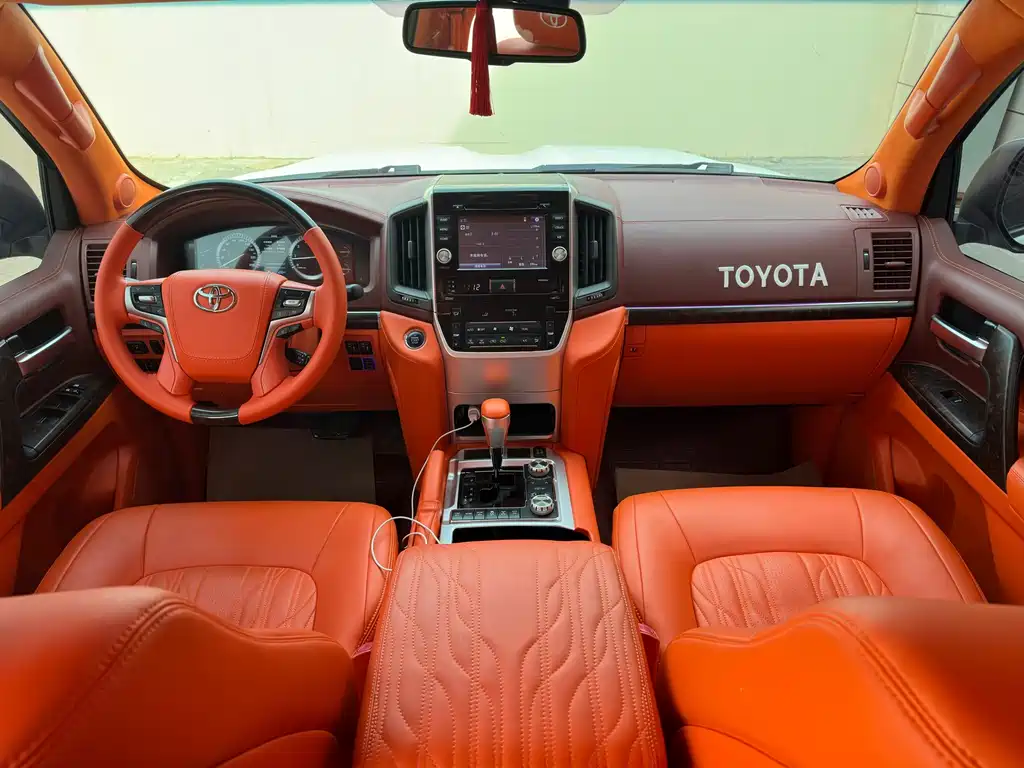 Toyota Land Cruiser — миниатюра 6