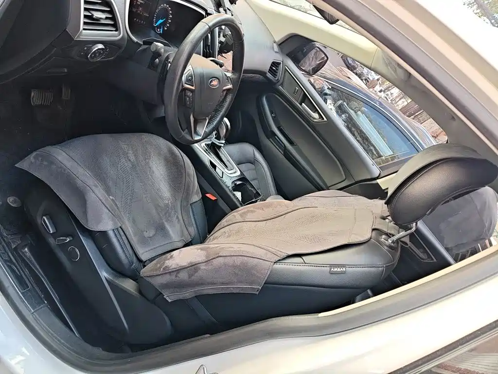 Ford Edge — миниатюра 16