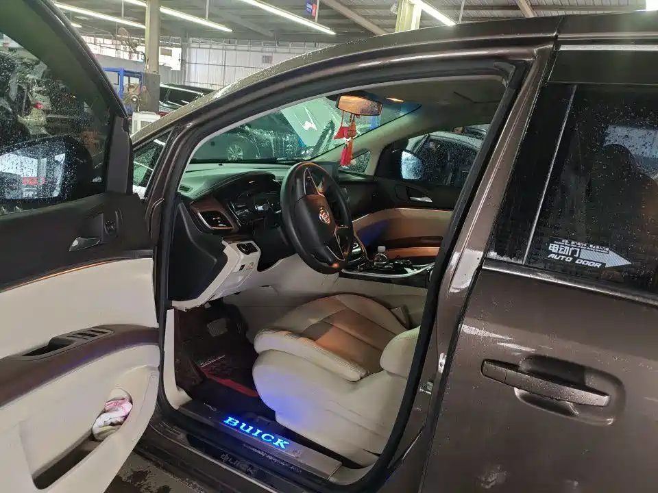 Buick GL8 — миниатюра 4
