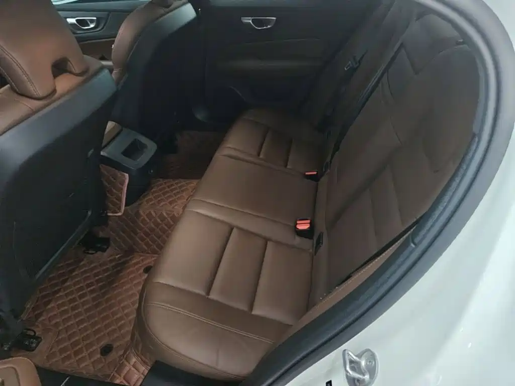 Volvo S60 — миниатюра 17
