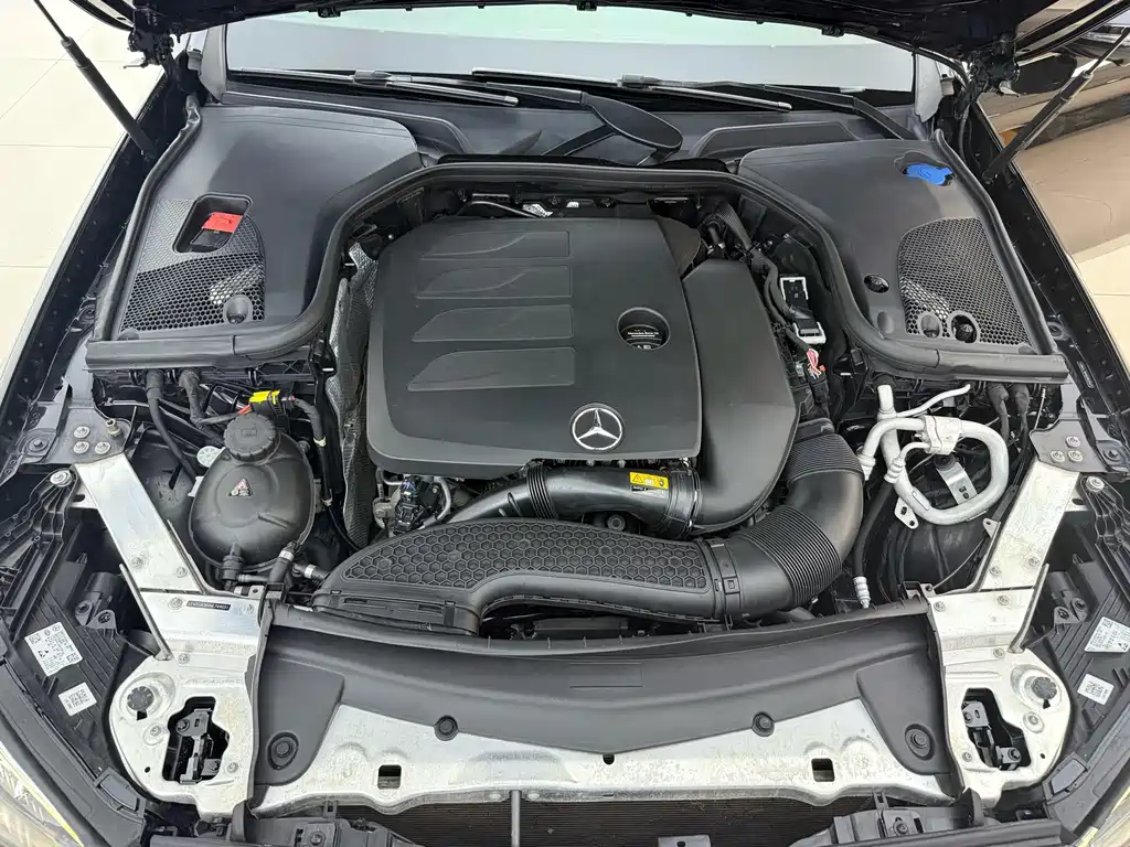Mercedes-Benz E-Class — миниатюра 19