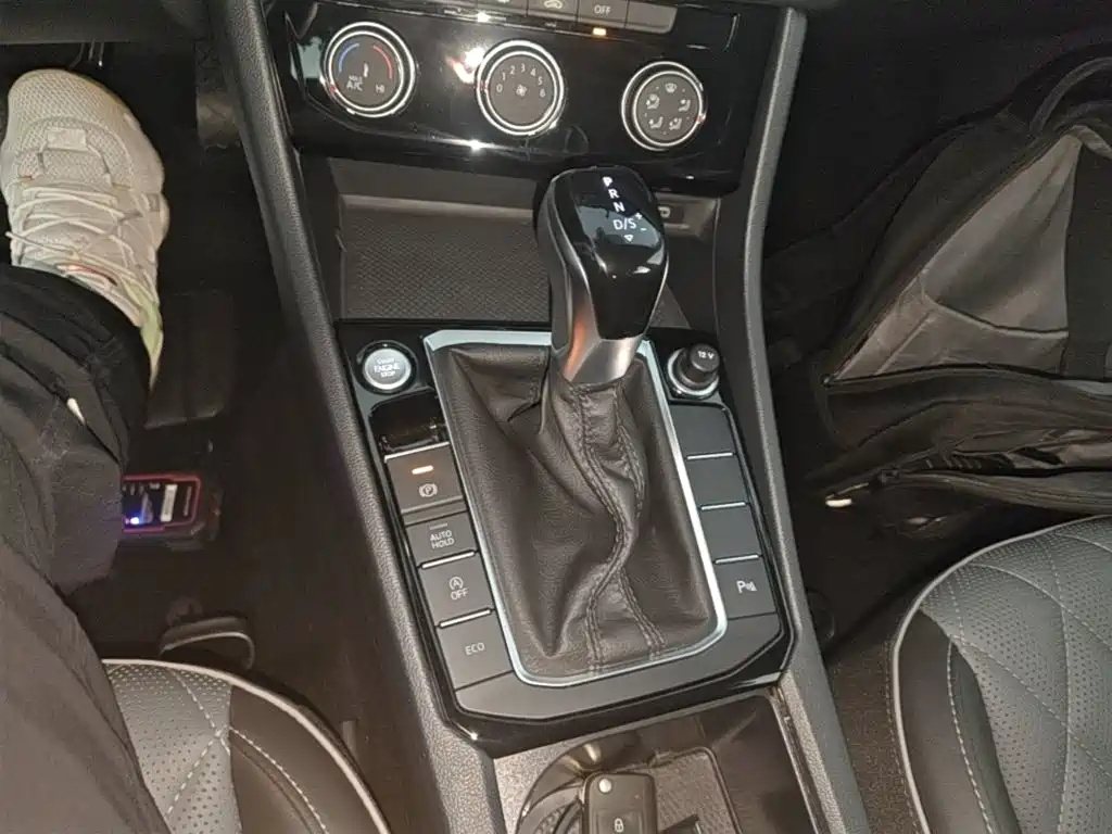 Volkswagen Sagitar — миниатюра 14