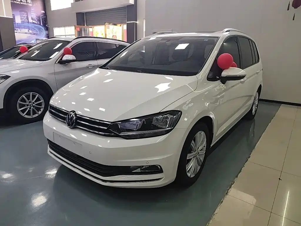Volkswagen Touran — миниатюра 2