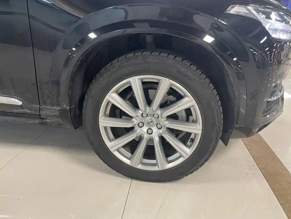 Volvo XC90 — миниатюра 3