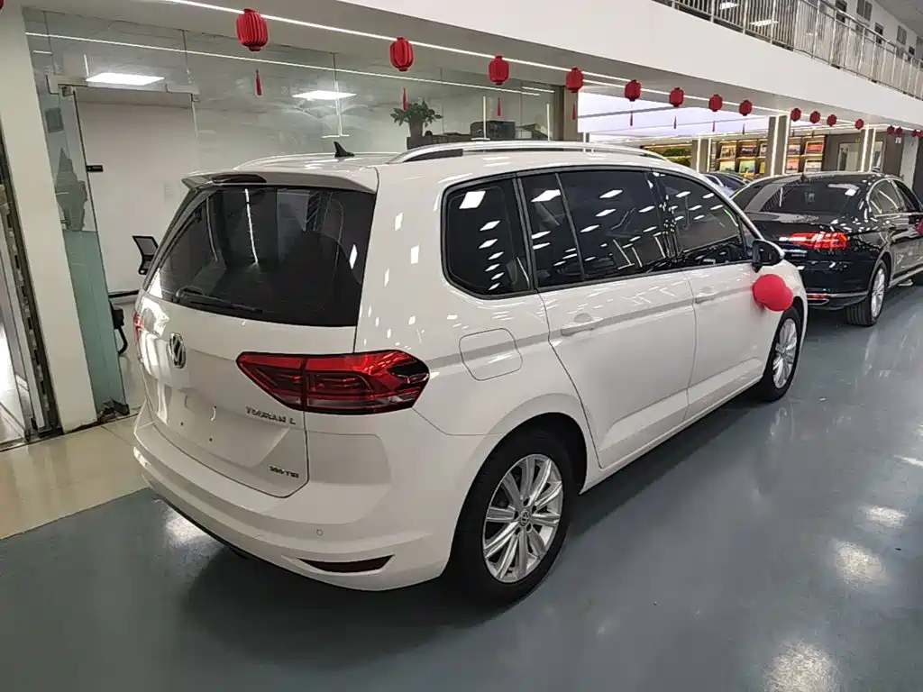 Volkswagen Touran — миниатюра 7