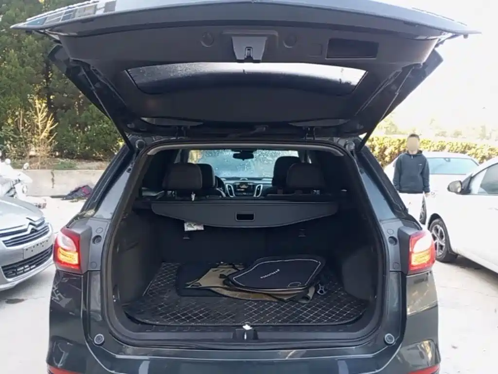 Chevrolet Equinox — миниатюра 19