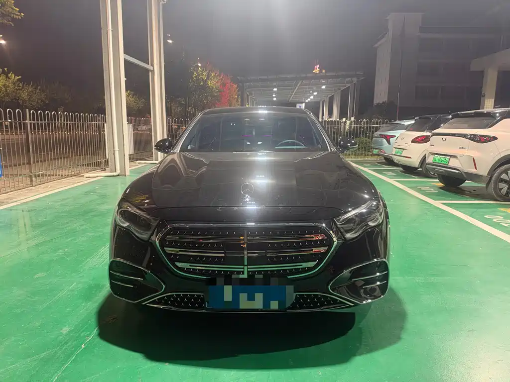 Mercedes-Benz E-Class — миниатюра 5