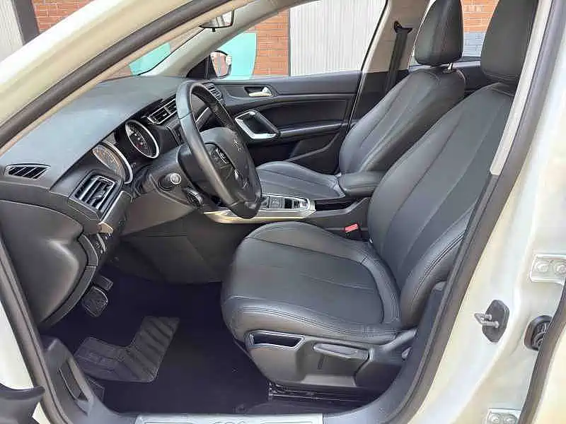 Peugeot 408 — миниатюра 10
