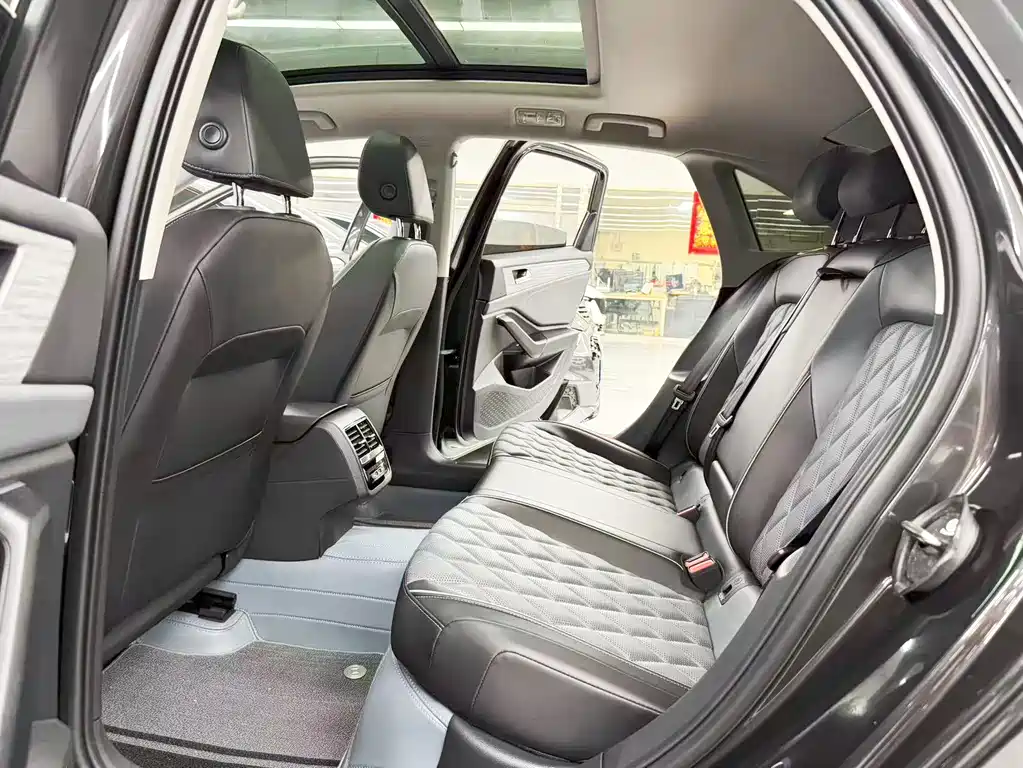 Volkswagen Sagitar — миниатюра 8