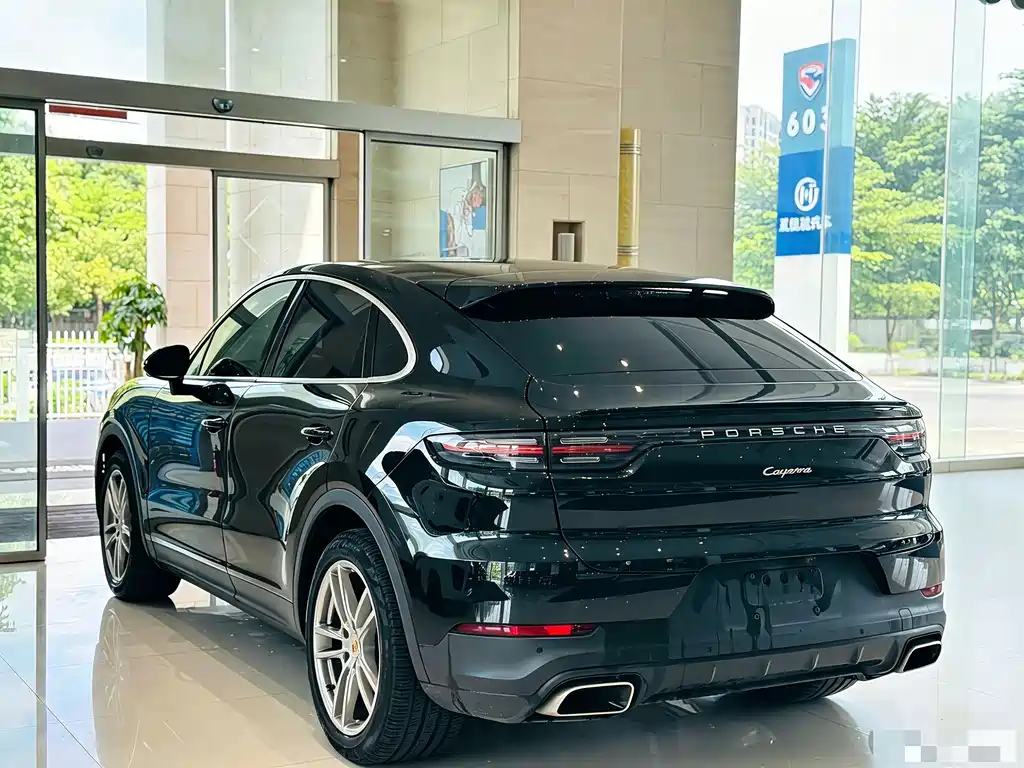 Porsche Cayenne — миниатюра 7