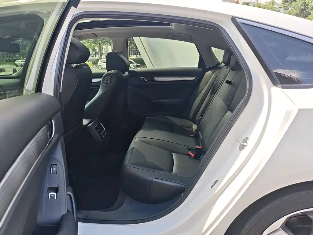 Honda Accord 2018 2.0L V