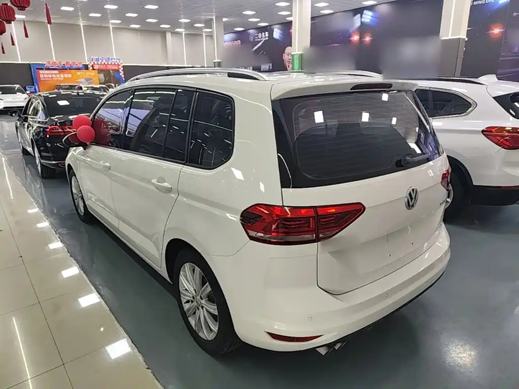Volkswagen Touran — миниатюра 5