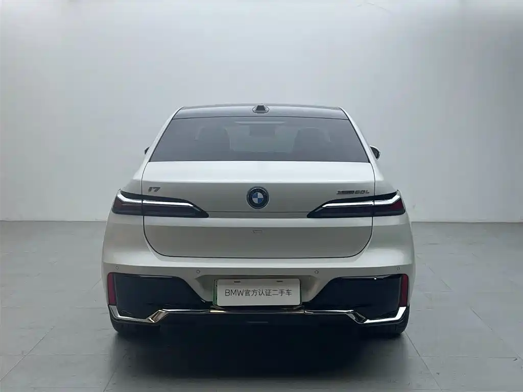 BMW i7 — миниатюра 5
