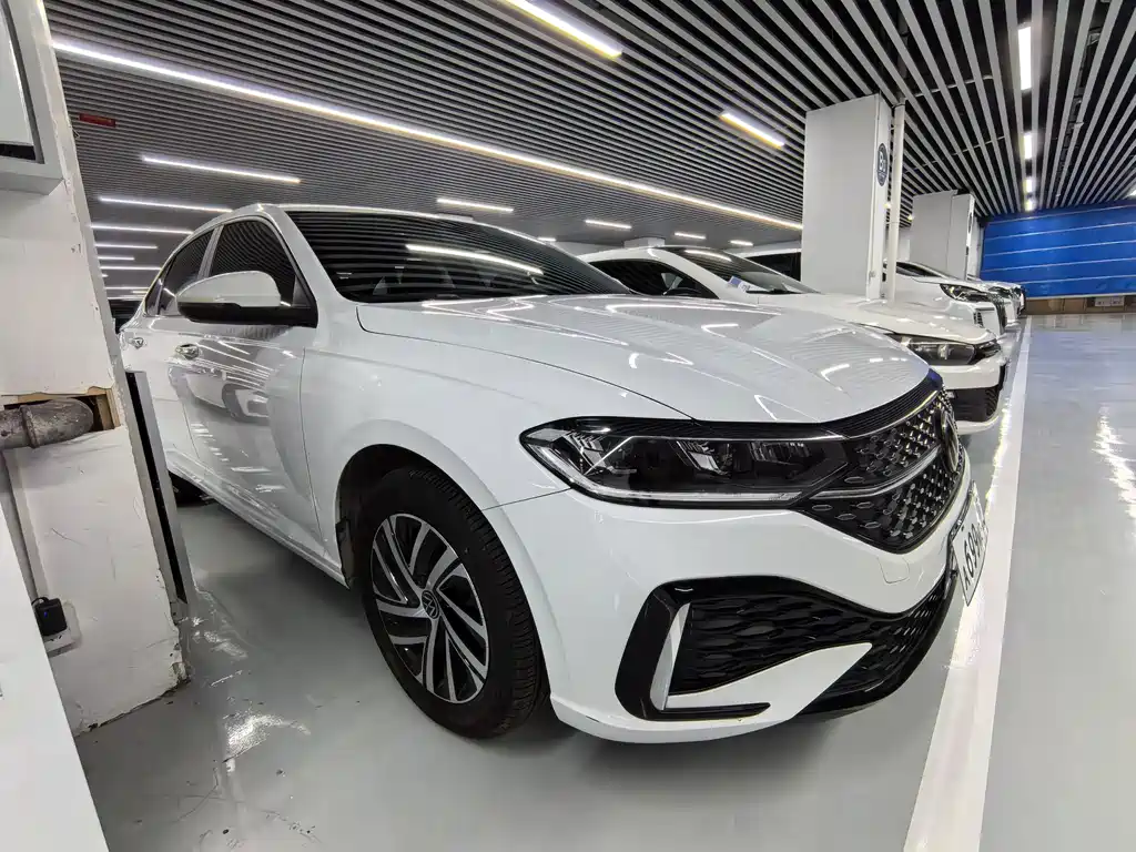 Volkswagen Lavida — миниатюра 3