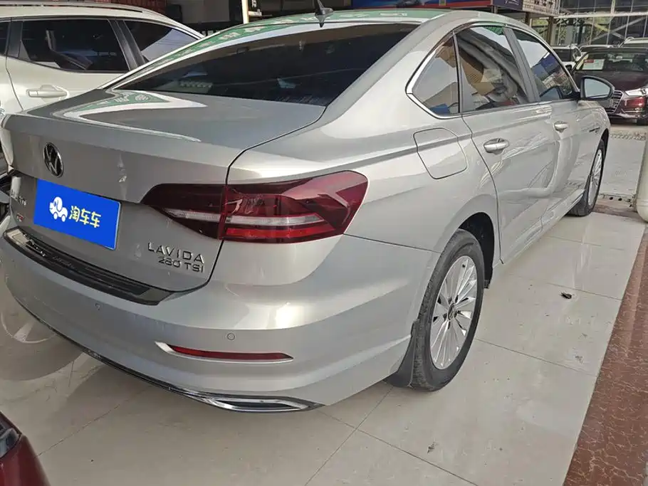 Volkswagen Lavida — миниатюра 3
