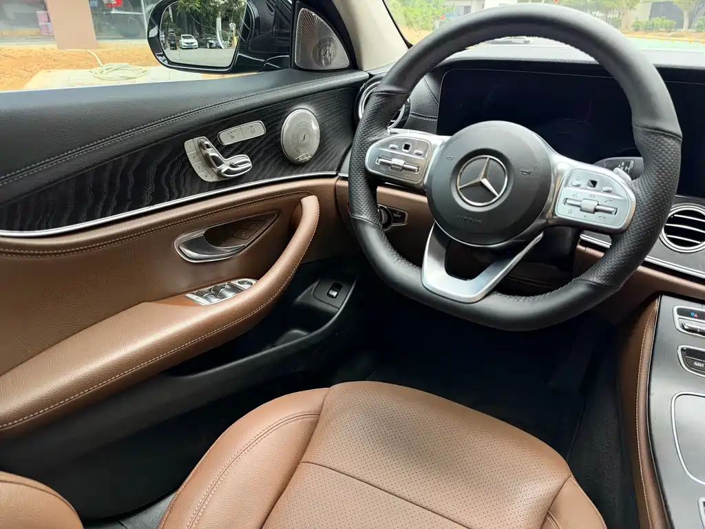 Mercedes-Benz E-Class — миниатюра 6