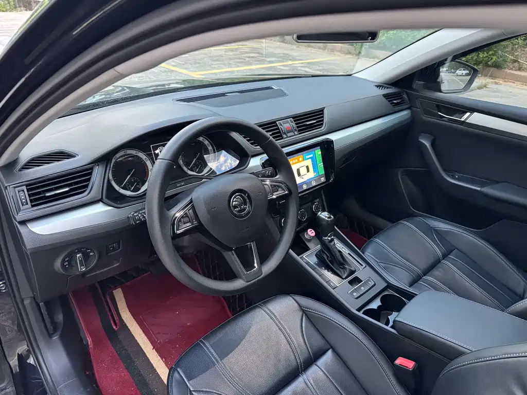 Skoda Superb — миниатюра 18