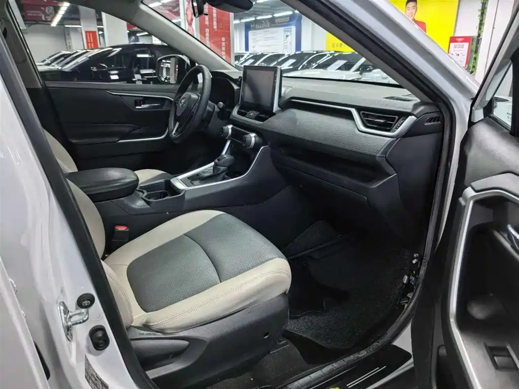 TOYOTA RAV4 RONGFANG