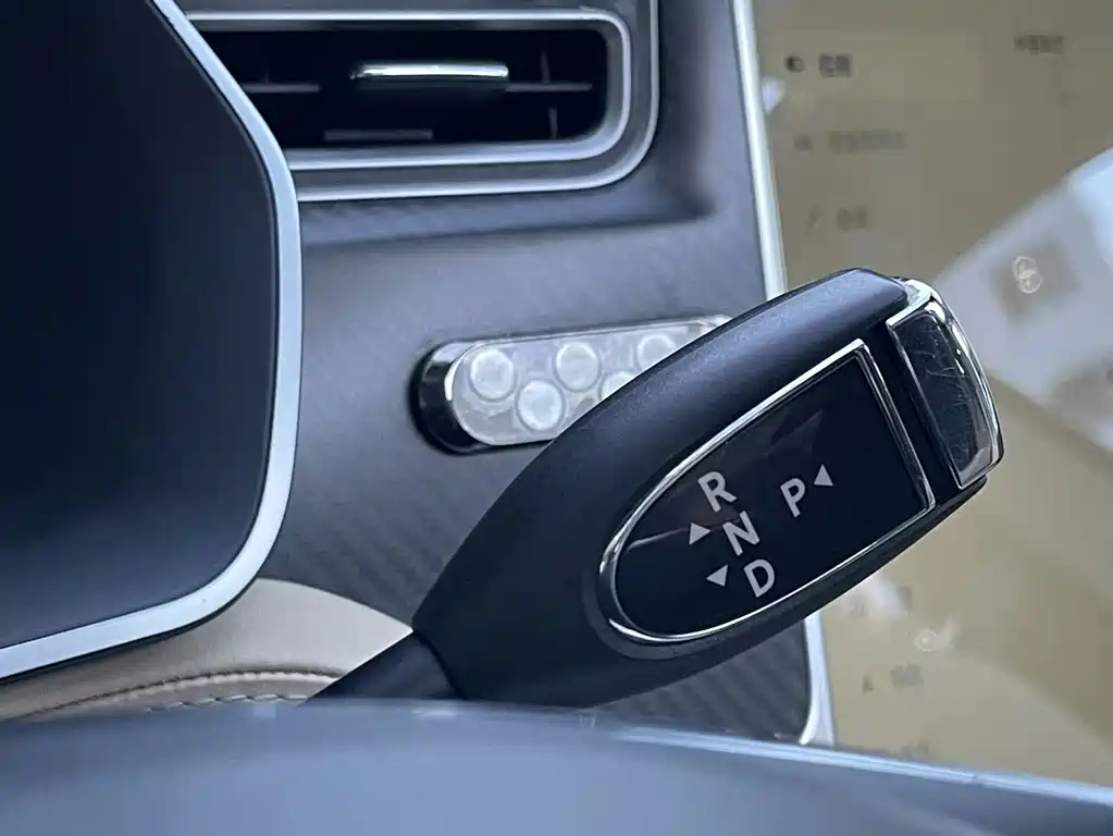 Tesla Model S — миниатюра 7