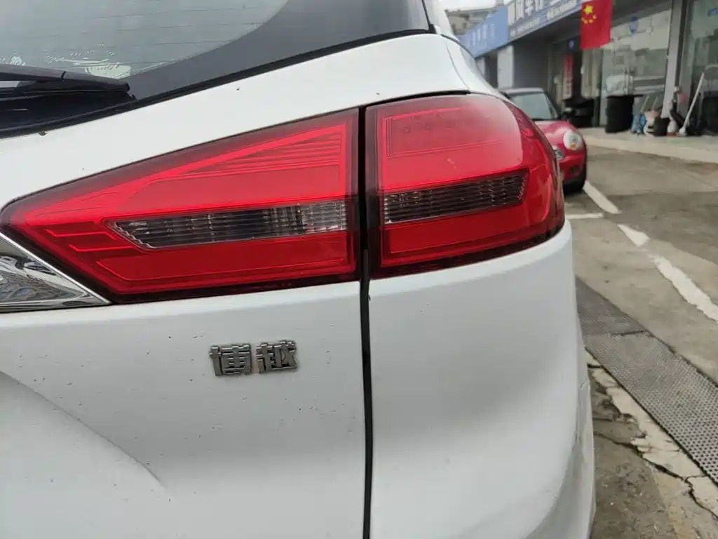 Geely Boyue — миниатюра 8