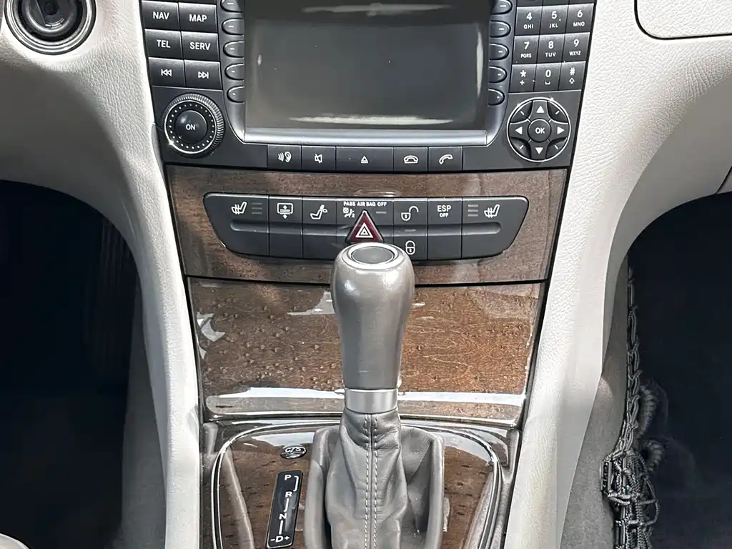 Mercedes-Benz E-Class — миниатюра 14