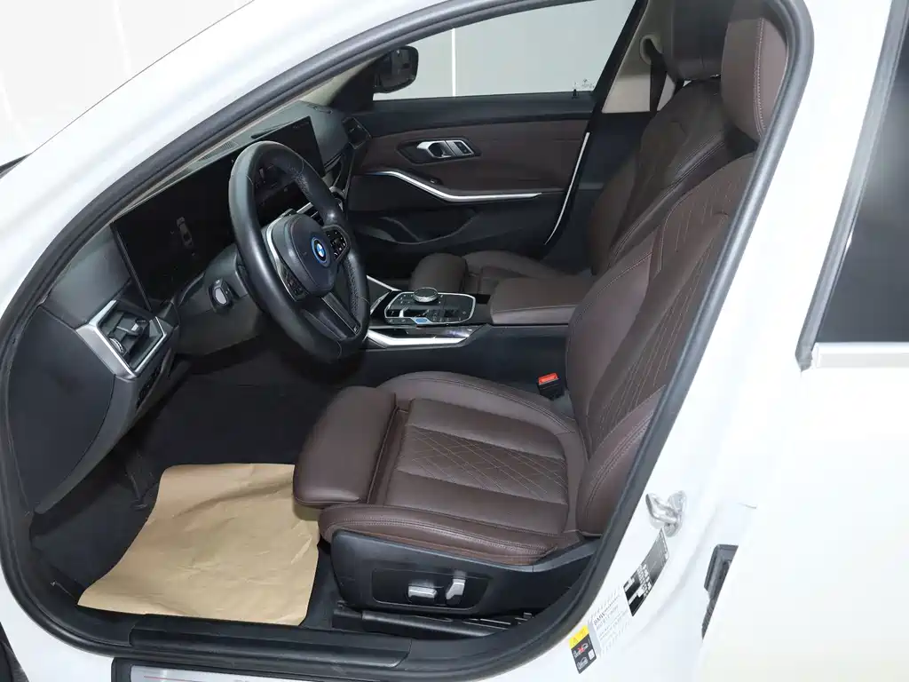 BMW i3 — миниатюра 10