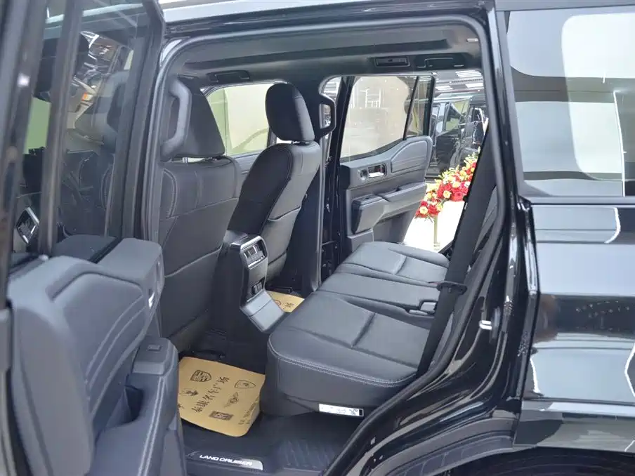 Toyota Land Cruiser Prado 2025 2.4T Flagship VX 5 мест