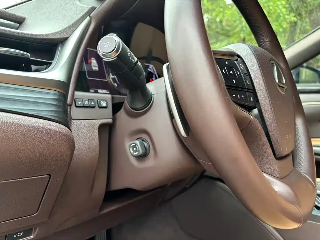 Lexus ES — миниатюра 10