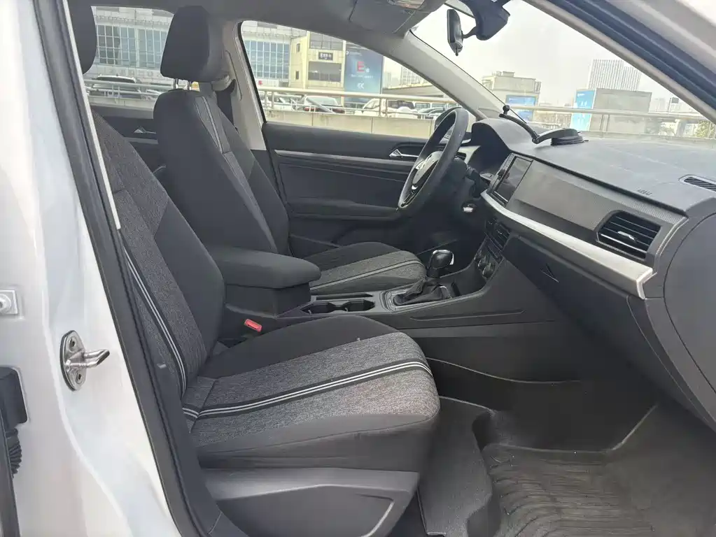 VOLKSWAGEN LAVIDA PURE ELECTRIC